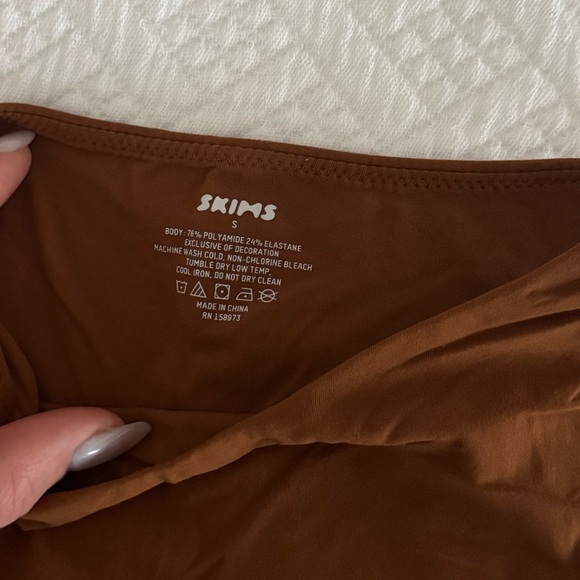 Skims Fits Everybody Bodysuit - Picture 3 of 4